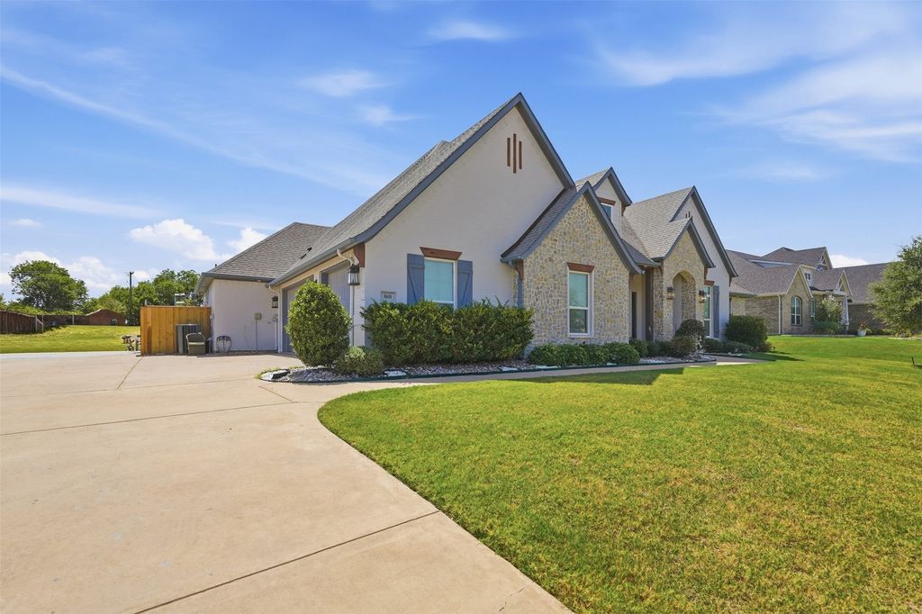 860 San Saba E, Midlothian, TX 76065 — photo 2