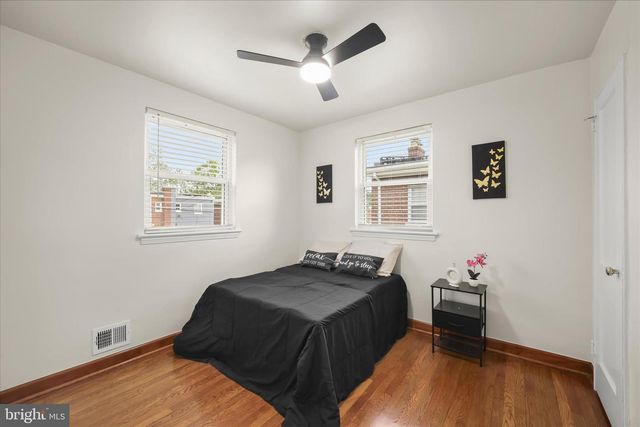 604 GALVESTON PL SE, Washington, DC 20032