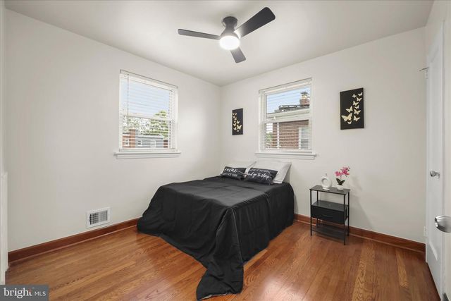 604 GALVESTON PL SE, Washington, DC 20032