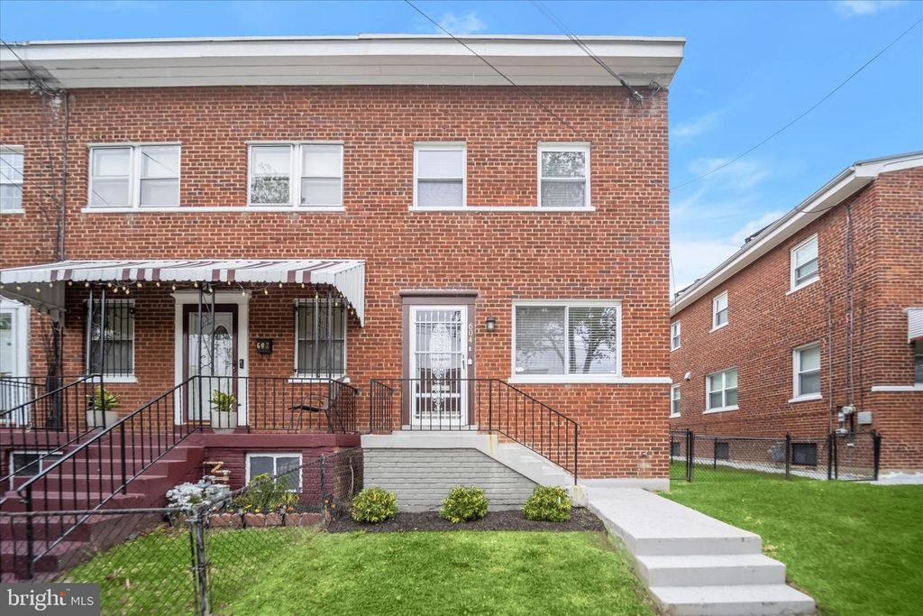 604 GALVESTON PL SE, Washington, DC 20032