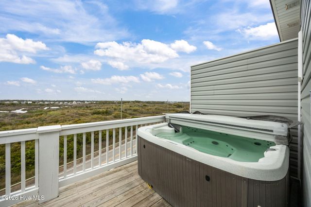 210 Goldsboro Drive, N Topsail Beach, NC 28460