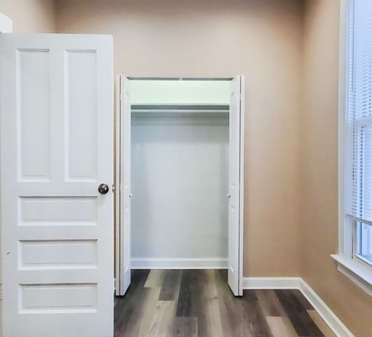 1540 N Keeler Avenue 1, Chicago, IL 60651