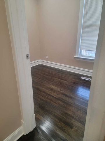 1540 N Keeler Avenue 1, Chicago, IL 60651