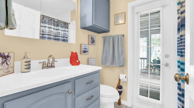 94 Cedar Ave., North Myrtle Beach, SC 29582