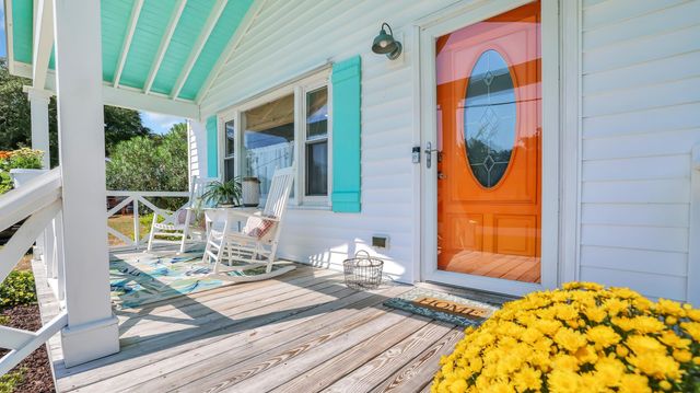 94 Cedar Ave., North Myrtle Beach, SC 29582