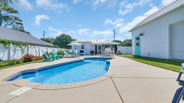 94 Cedar Ave., North Myrtle Beach, SC 29582