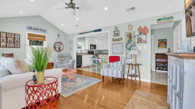 94 Cedar Ave., North Myrtle Beach, SC 29582