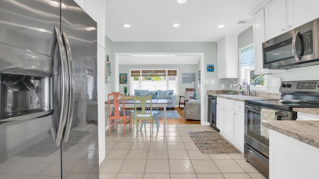 94 Cedar Ave., North Myrtle Beach, SC 29582