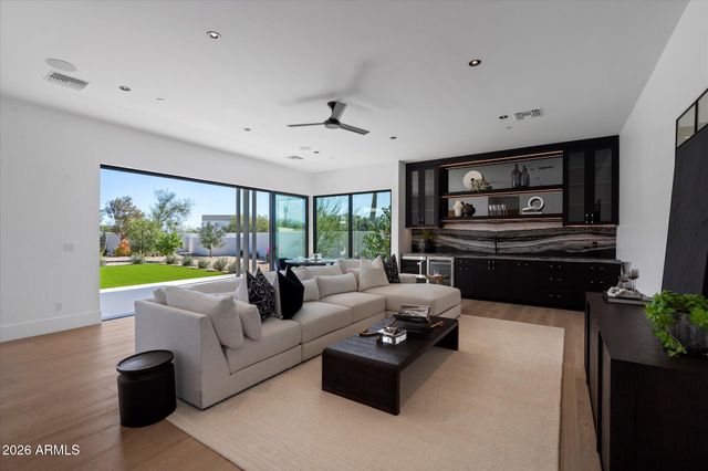 7101 N 47TH Street, Paradise Valley, AZ 85253