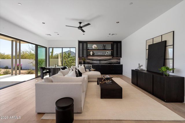 7101 N 47TH Street, Paradise Valley, AZ 85253