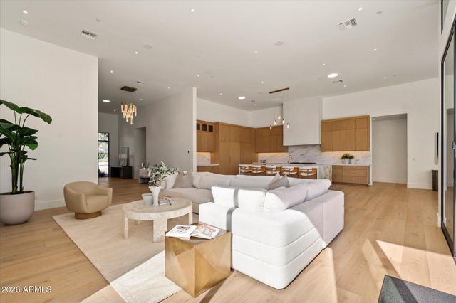 7101 N 47TH Street, Paradise Valley, AZ 85253