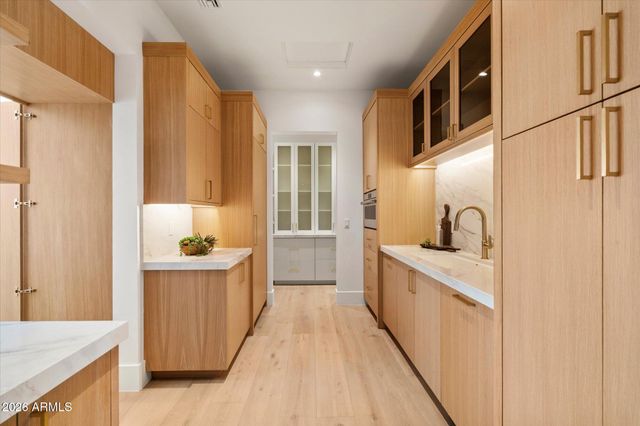 7101 N 47TH Street, Paradise Valley, AZ 85253