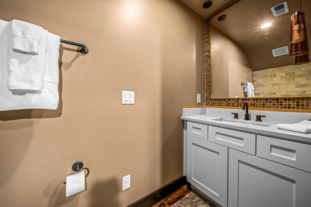 1210 Gartland Ave # A, Nashville, TN 37206