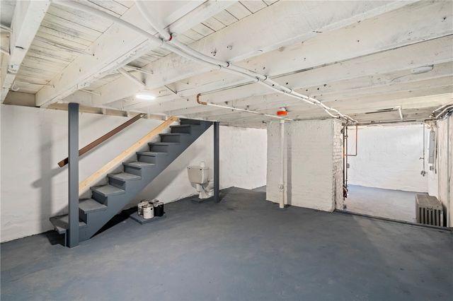 253 Waddell Ave, Donora, PA 15033