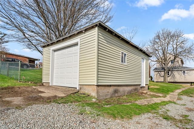 253 Waddell Ave, Donora, PA 15033