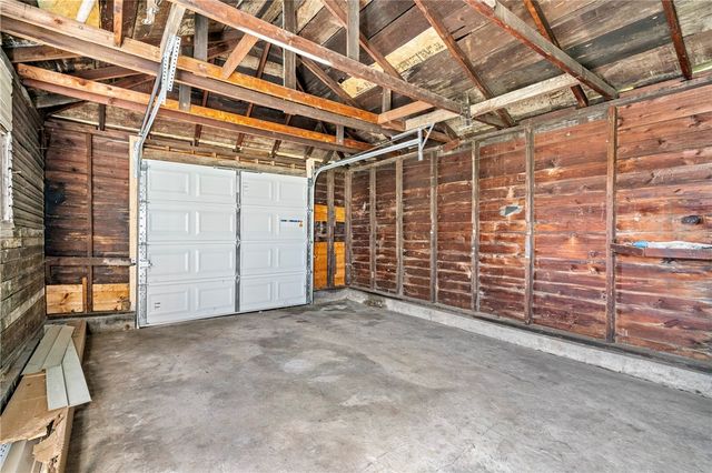 253 Waddell Ave, Donora, PA 15033