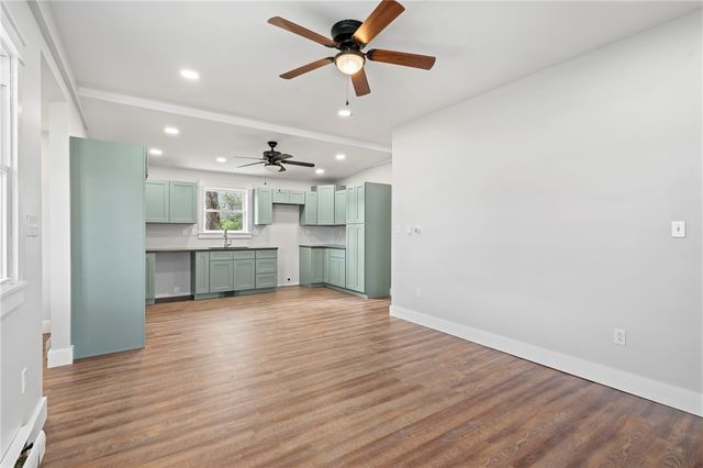 253 Waddell Ave, Donora, PA 15033