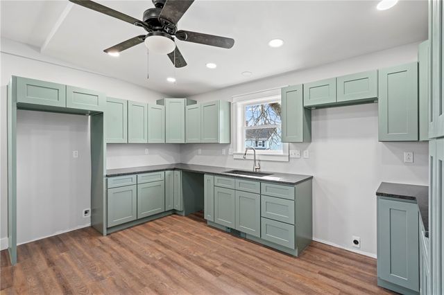 253 Waddell Ave, Donora, PA 15033