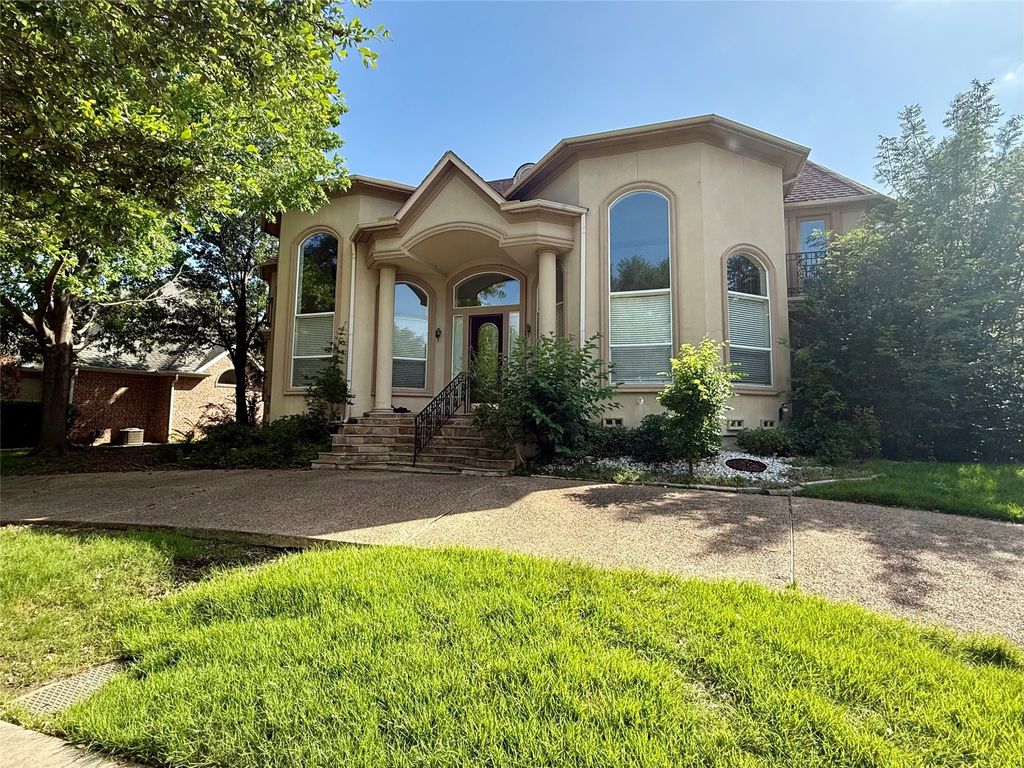 2127 Clearspring Drive N, Irving, TX 75063