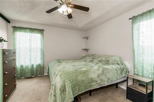 700 S DEERFIELD Drive, Bonner Springs, KS 66012