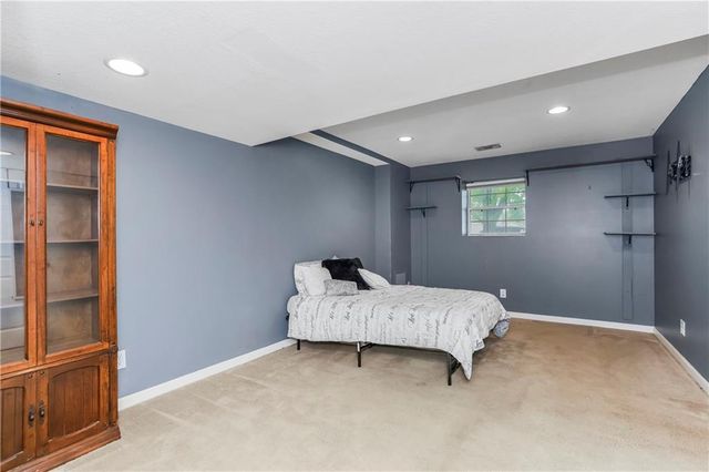 700 S DEERFIELD Drive, Bonner Springs, KS 66012