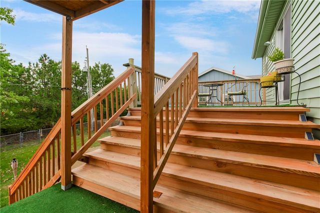 700 S DEERFIELD Drive, Bonner Springs, KS 66012