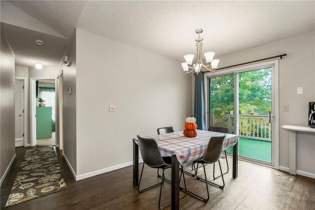 700 S DEERFIELD Drive, Bonner Springs, KS 66012