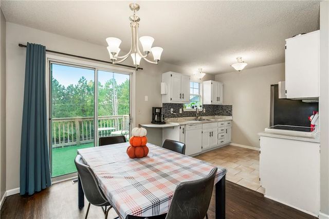 700 S DEERFIELD Drive, Bonner Springs, KS 66012