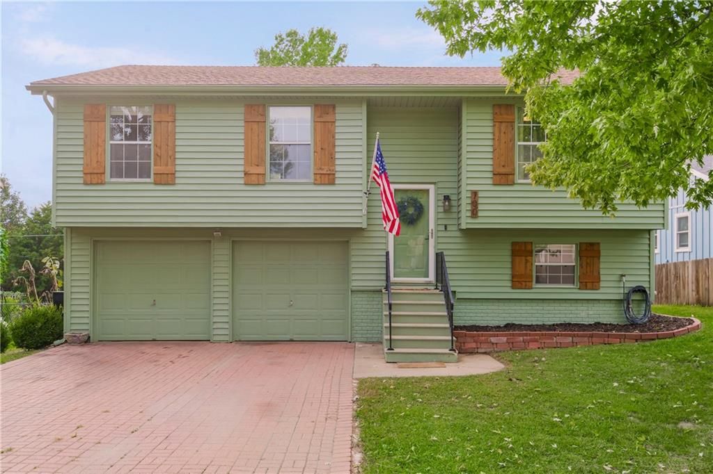 700 S DEERFIELD Drive, Bonner Springs, KS 66012