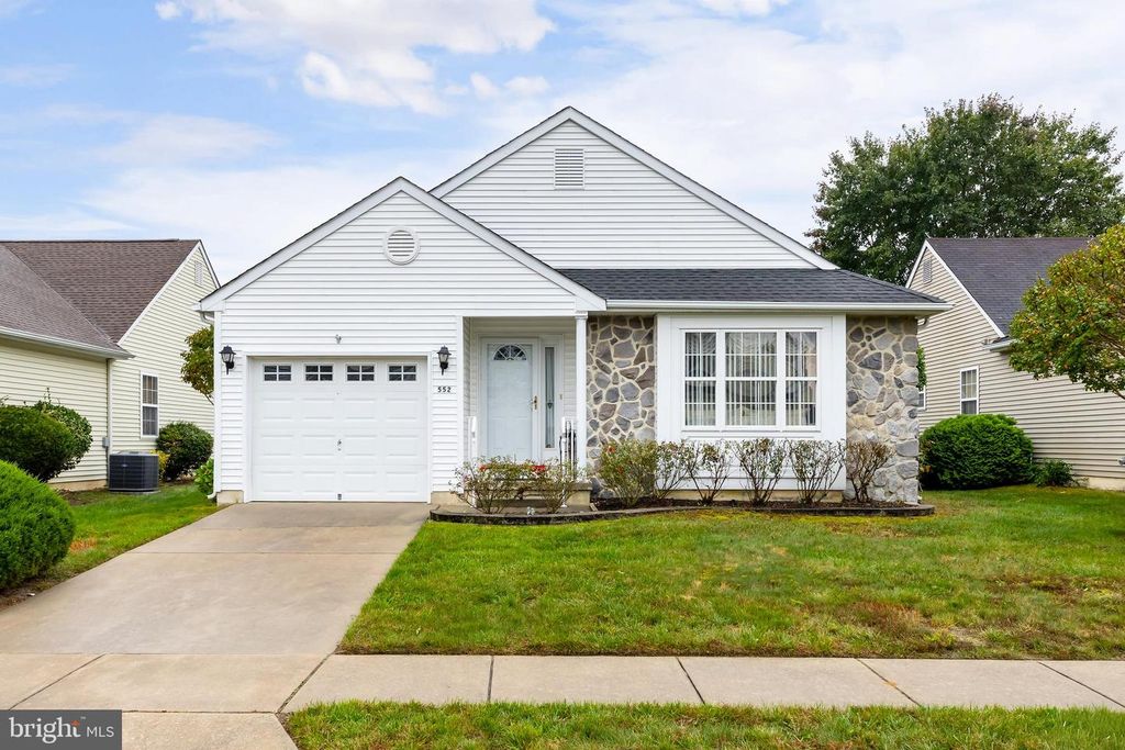 552 DORAL DR, Williamstown, NJ 08094
