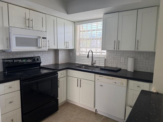 910 Michigan Ave 305, Miami Beach, FL 33139