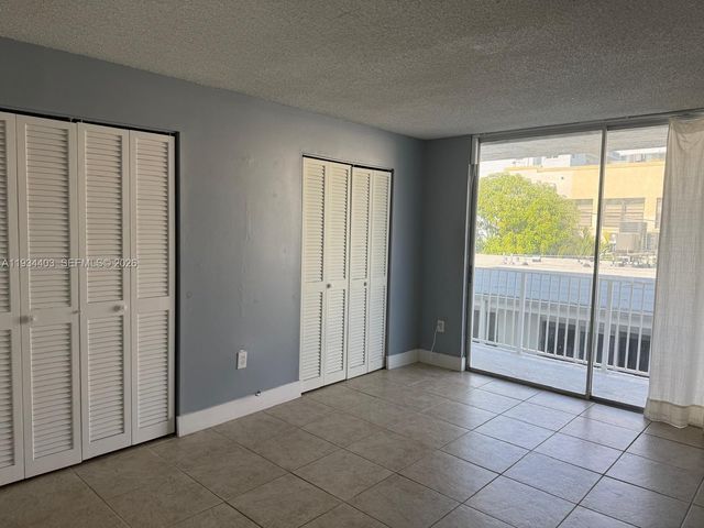 910 Michigan Ave 305, Miami Beach, FL 33139