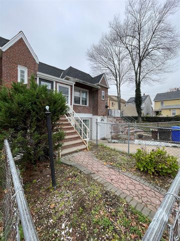 114-42 196th Street, Saint Albans, NY 11412