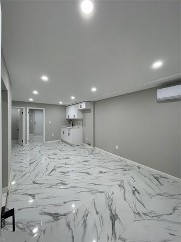 114-42 196th Street, Saint Albans, NY 11412