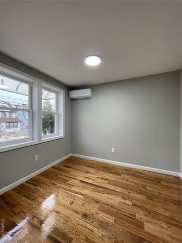 114-42 196th Street, Saint Albans, NY 11412