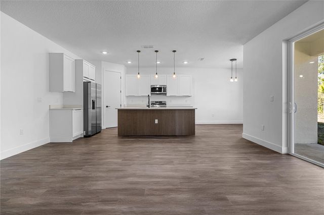 143 BARRINGTON AVENUE, Deland, FL 32724