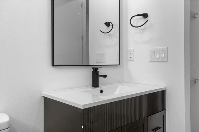 143 BARRINGTON AVENUE, Deland, FL 32724