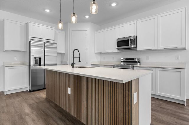 143 BARRINGTON AVENUE, Deland, FL 32724