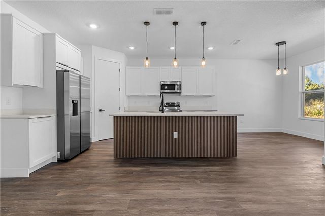 143 BARRINGTON AVENUE, Deland, FL 32724