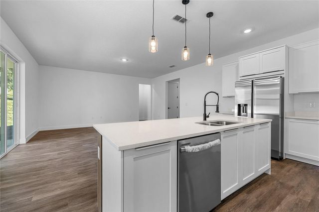 143 BARRINGTON AVENUE, Deland, FL 32724