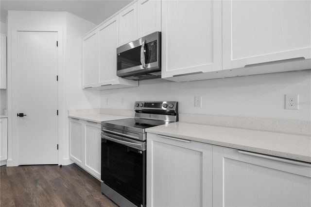 143 BARRINGTON AVENUE, Deland, FL 32724