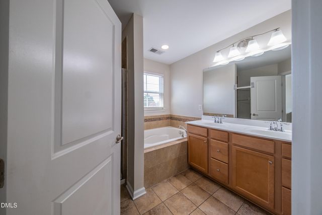 433 Berry Chase Way, Cary, NC 27519
