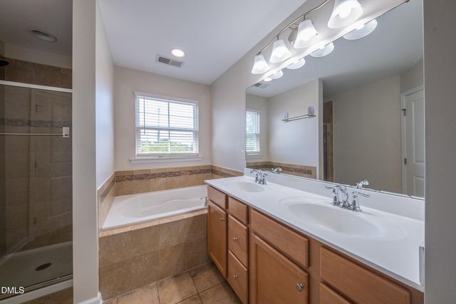 433 Berry Chase Way, Cary, NC 27519