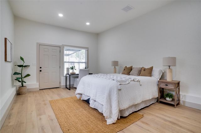 326 41ST AVENUE N, St Petersburg, FL 33703