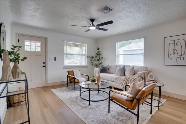 326 41ST AVENUE N, St Petersburg, FL 33703
