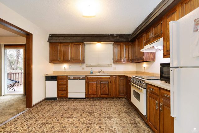 1209 Haas Circle, Manhattan, KS 66502