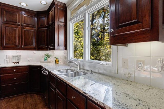 15 Vickwood NE Court, Marietta, GA 30068