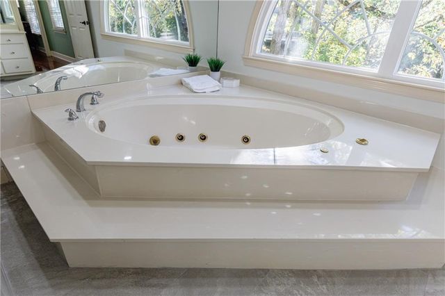 15 Vickwood NE Court, Marietta, GA 30068