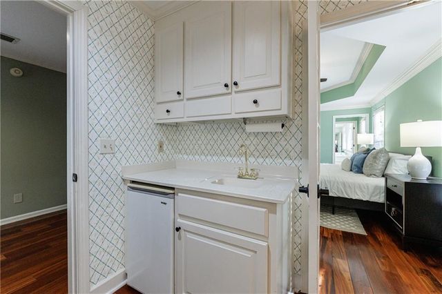 15 Vickwood NE Court, Marietta, GA 30068