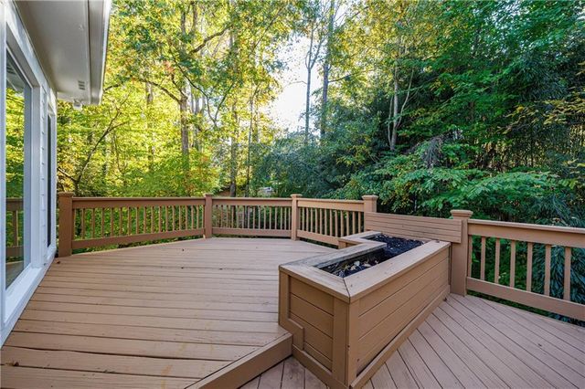 15 Vickwood NE Court, Marietta, GA 30068